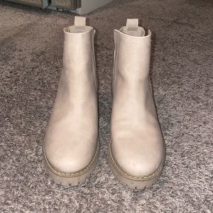 DV Dolce vita, size 8, tan